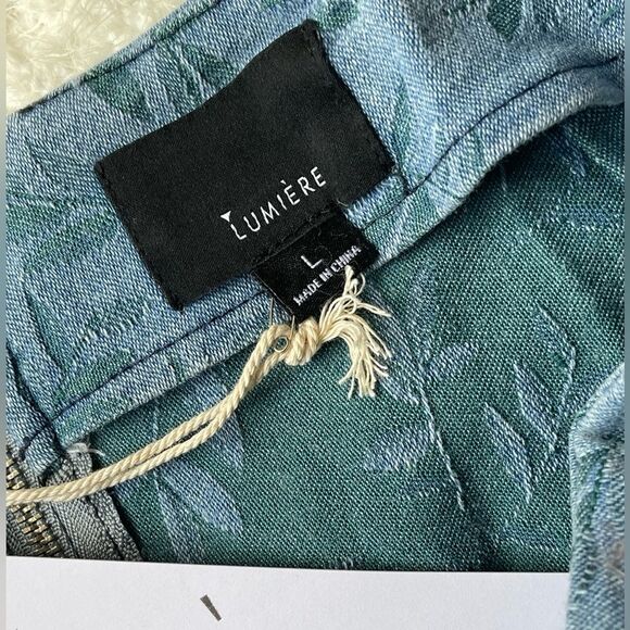 Urban Outfitters Lumiere Denim Tea Leaf Mini Skirt Size Large NWT - Picture 2 of 9
